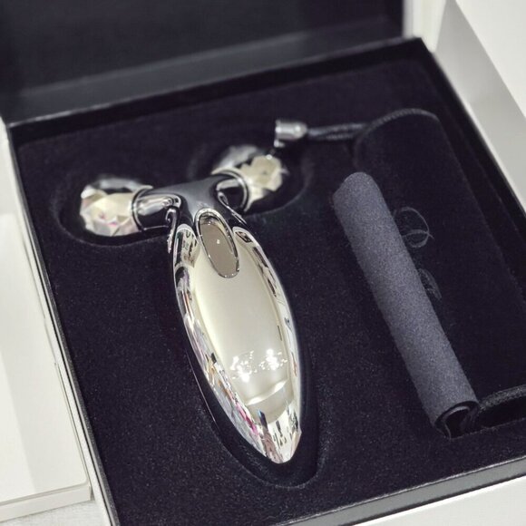 ReFa CARAT Face & Body Roller – Platinum 360° Waterproof Microcurrent Skincare - Picture 13 of 16